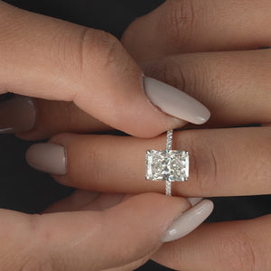 The Pave Kamellie - Engagement Ring Made in White Gold