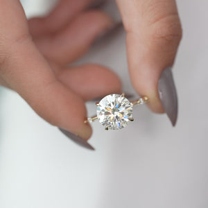 The Hidden Halo Penelope - Engagement Ring Made in Yellow Gold
