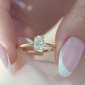 The Low Profile Kamelie - Engagement Ring Made in Yellow Gold