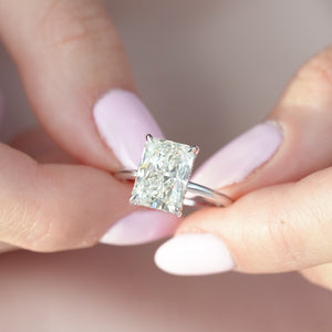 The Kamellie - Engagement Ring Made in White Gold