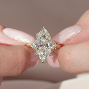 The Hearts Liv - Engagement Ring Made in Yellow Gold