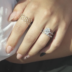 The Low Profile Kamellie - Engagement Ring Made in White Gold