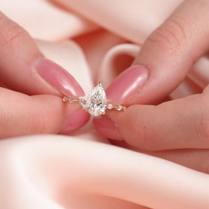 The Hidden Halo Penelope - Engagement Ring Made in Yellow Gold