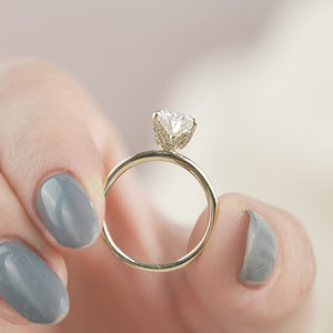 The Petal Kamellie - Engagement Ring Made in Yellow Gold