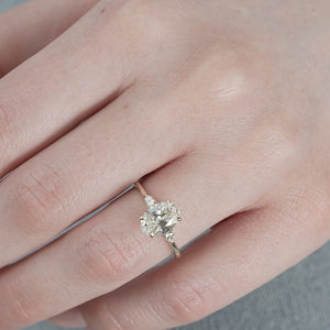 The Pears Liv - Engagement Ring Made in Yellow Gold