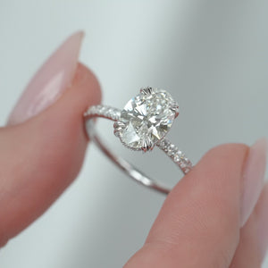 The Pave Kamellie - Engagement Ring Made in White Gold