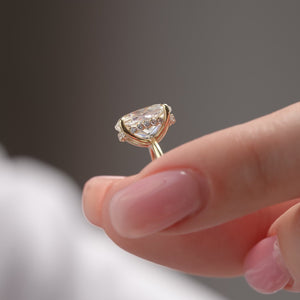 The Sandra - Engagement Ring Made in Yellow Gold