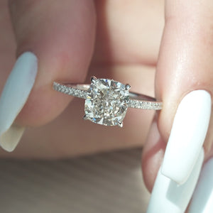 The Pave Kamellie - Engagement Ring Made in White Gold