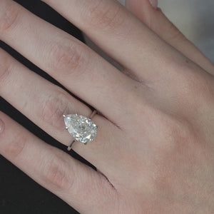 The Maia - Engagement Ring Made in White Gold