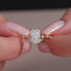 The Hidden Halo Penelope - Engagement Ring Made in Yellow Gold