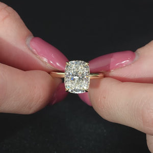 The Alex - Engagement Ring Made in Yellow Gold