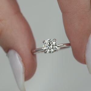 The Crown Kamellie - Engagement Ring Made in White Gold