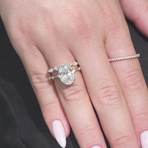 The Hidden Halo Penelope - Engagement Ring Made in Yellow Gold