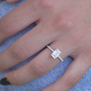 The Pave Kamellie - Engagement Ring Made in White Gold