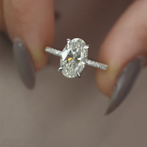 The Pave Kamellie - Engagement Ring Made in White Gold