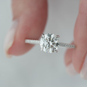 The Low Profile Kamellie - Engagement Ring Made in White Gold
