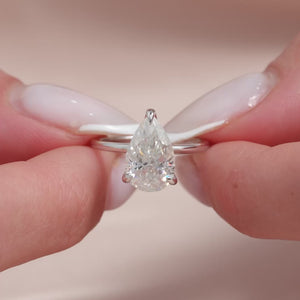 The Nelly - Engagement Ring Made in White Gold