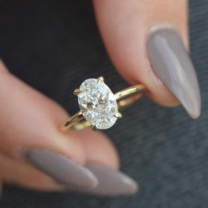 The Low Profile Kamelie - Engagement Ring Made in Yellow Gold