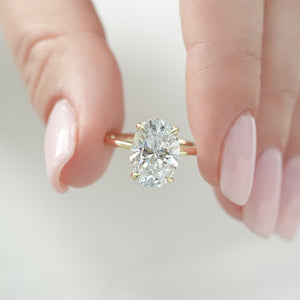 The Crown Kamellie - Engagement Ring Made in Yellow Gold