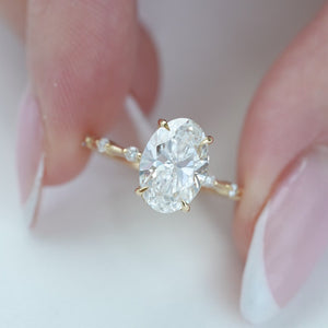 The Hidden Halo Penelope - Engagement Ring Made in Yellow Gold