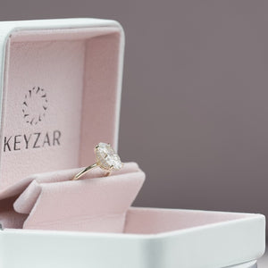 The Low Profile Kamelie - Engagement Ring Made in Yellow Gold