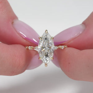 The Hidden Halo Penelope - Engagement Ring Made in Yellow Gold