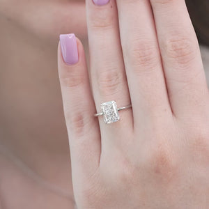 The Nelly - Engagement Ring Made in White Gold