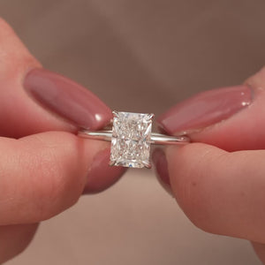 The Kamellie - Engagement Ring Made in White Gold