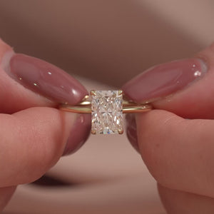 The Ashley - Engagement Ring Made in Yellow Gold