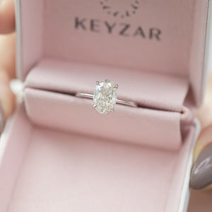 The Kamellie - Engagement Ring Made in White Gold