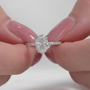 The Low Profile Kamellie - Engagement Ring Made in White Gold