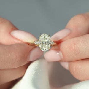 The Pears Liv - Engagement Ring Made in Yellow Gold