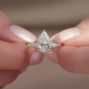 The Pave Liv - Engagement Ring Made in White Gold
