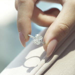 The Low Profile Kamellie - Engagement Ring Made in White Gold